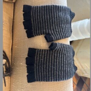 Vince cashmere fingerless gloves